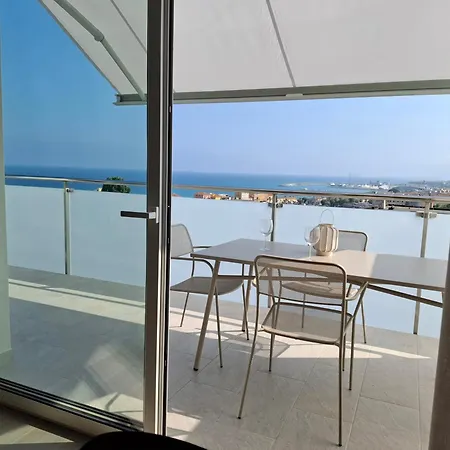 New With Seaview Terrace 8 公寓 皮特拉利古